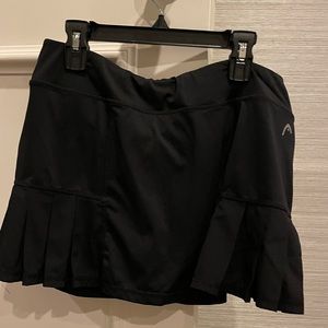 black head tennis skirt